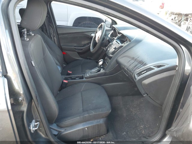 1FADP3K25GL362384 Ford FOCUS SE
