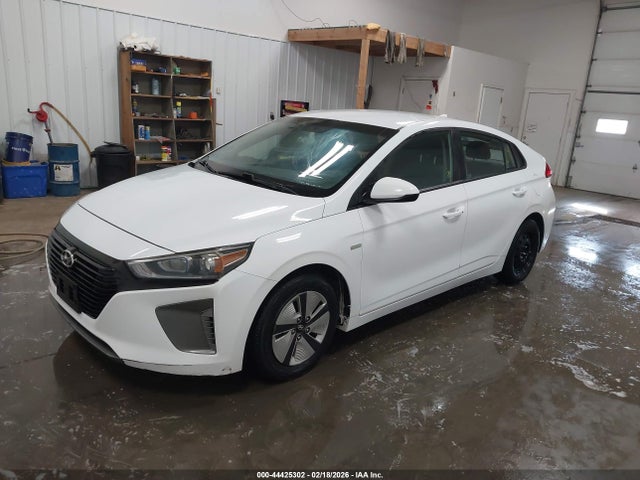 2017 Hyundai Ioniq Hybrid Blue მანქანა იყიდება აუქციონზე, vin: KMHC65LC4HU026633, აუქციონის ნომერი: 44425302