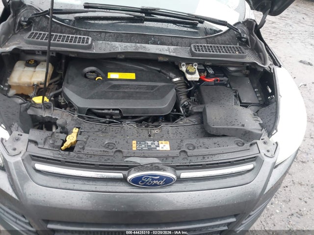 1FMCU9GX0FUB35632 Ford ESCAPE SE