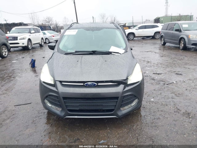 1FMCU9GX0FUB35632 Ford ESCAPE SE