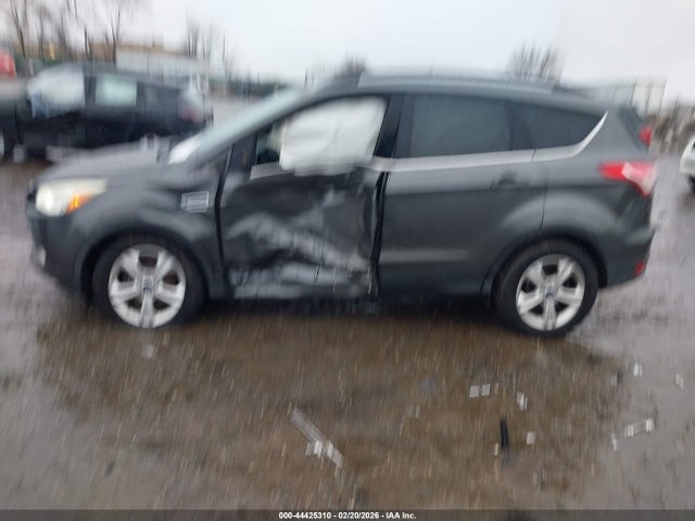 1FMCU9GX0FUB35632 Ford ESCAPE SE
