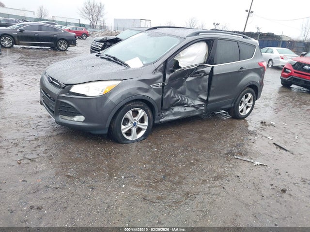 1FMCU9GX0FUB35632 Ford ESCAPE SE