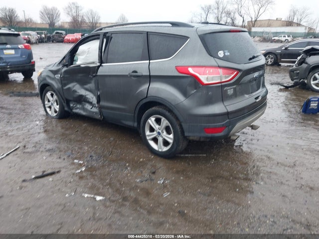 1FMCU9GX0FUB35632 Ford ESCAPE SE