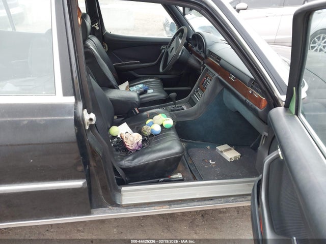 44425326 :رقم المزاد ، 11603312056566 vin ، 1976 Mercedes-benz 450 Sel مزاد بيع