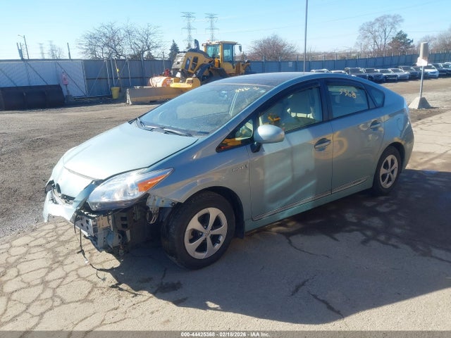 Toyota Prius Three 2014 JTDKN3DU4E1773869 Image 2