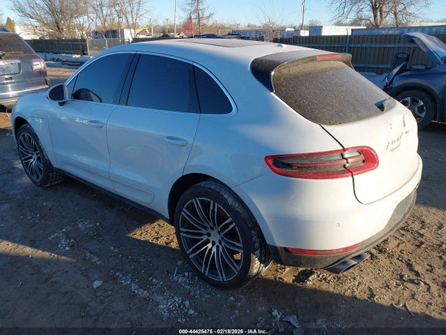 2016 PORSCHE MACAN WP1AB2A52GLB49828 Photo 2