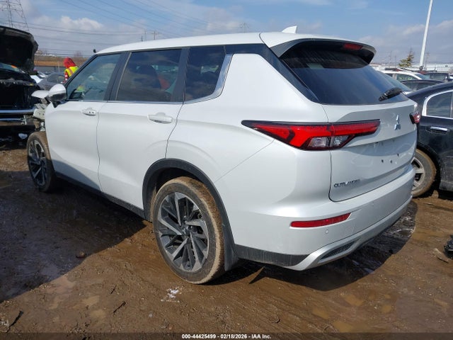 2023 MITSUBISHI OUTLANDER JA4J3UA83PZ050978 Photo 2
