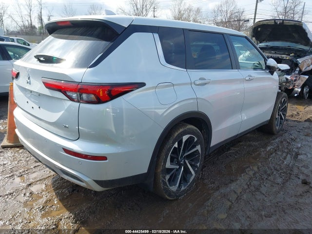 2023 MITSUBISHI OUTLANDER JA4J3UA83PZ050978 Photo 3