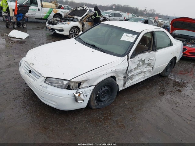 1998 TOYOTA CAMRY JT2BG22K9W0152164 Photo 1