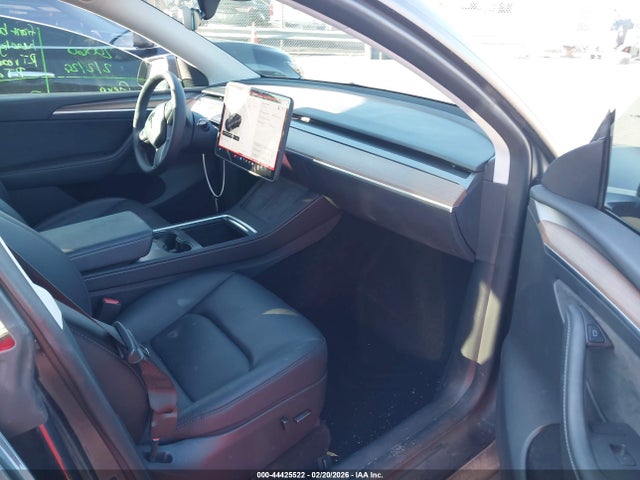 Продаж на аукціоні авто 2024 Tesla Model Y Long Range Dual Motor All-wheel Drive, vin: 7SAYGDEE3RF987902, номер лоту: 44425522