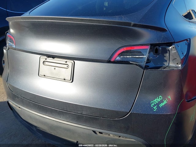 Продаж на аукціоні авто 2024 Tesla Model Y Long Range Dual Motor All-wheel Drive, vin: 7SAYGDEE3RF987902, номер лоту: 44425522