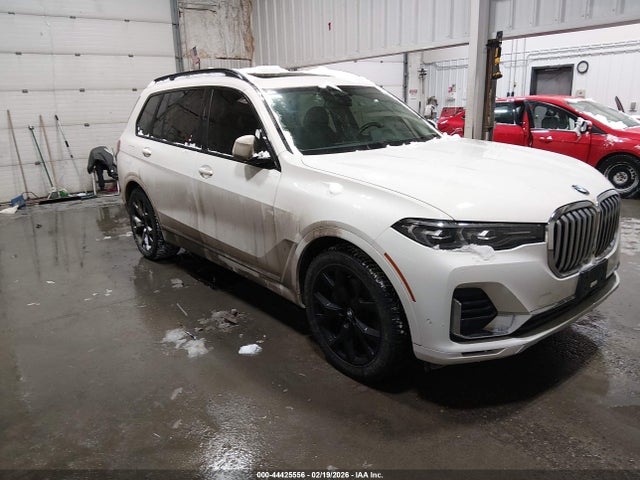 2021 BMW X7 5UXCW2C07M9E25933