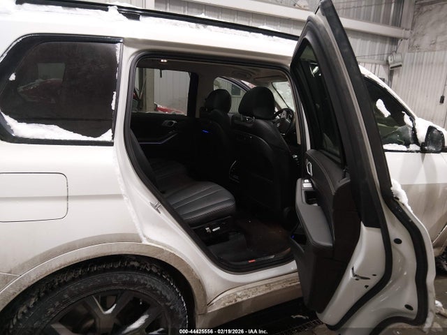 2021 BMW X7 5UXCW2C07M9E25933 Photo 7