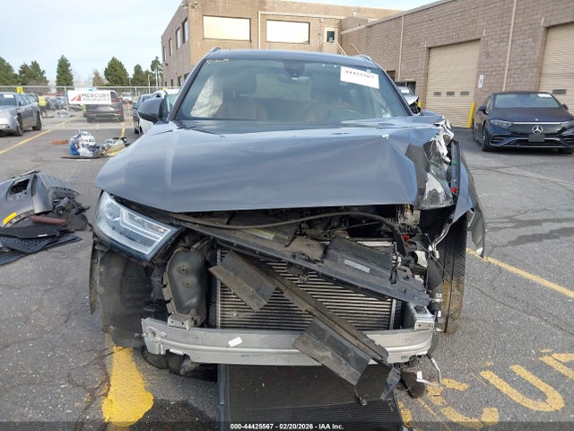 WA1LHAF71J0041614 Audi Q7 2.0t Premium