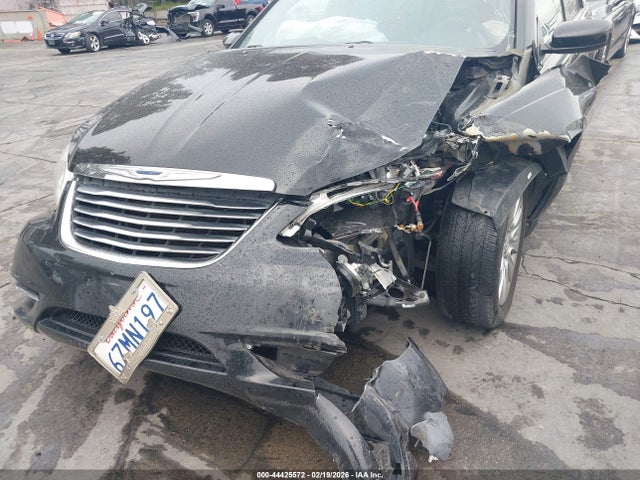 44425572 :رقم المزاد ، 1C3CCBAB4CN112912 vin ، 2012 Chrysler 200 Lx مزاد بيع