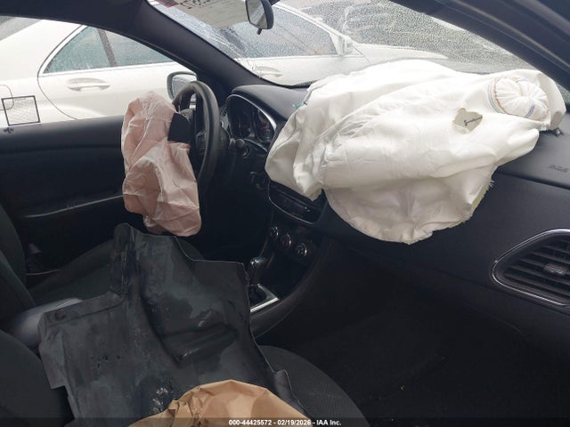 2012 CHRYSLER 200 1C3CCBAB4CN112912 Photo 4