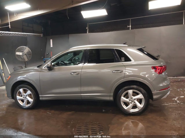 2020 Audi Q3 Premium 45 Tfsi Quattro Tiptronic მანქანა იყიდება აუქციონზე, vin: WA1AECF37L1093407, აუქციონის ნომერი: 44425655