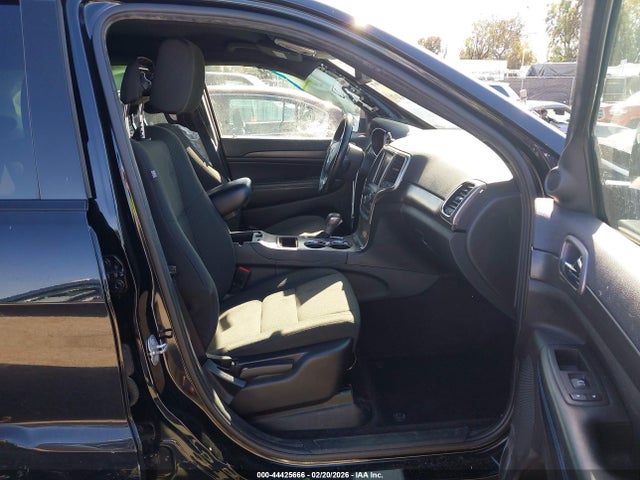 1C4RJFAG0JC353079 Jeep Grand Cherokee Upland 4x4