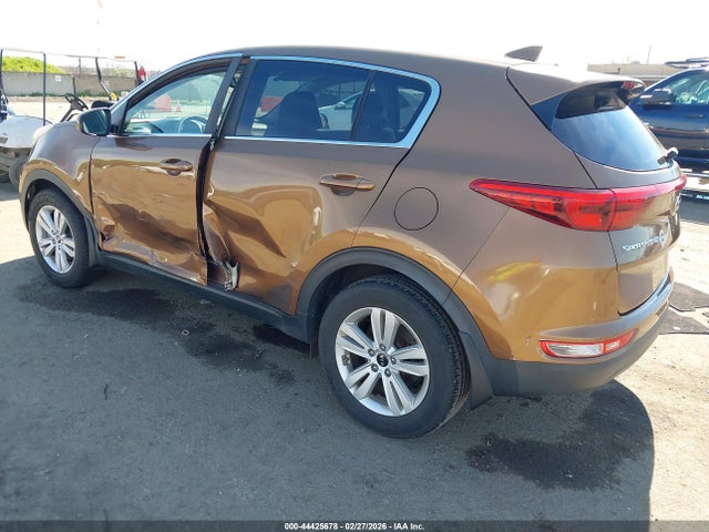 KIA Sportage Lx 2018 KNDPM3AC5J7343246 Image 3