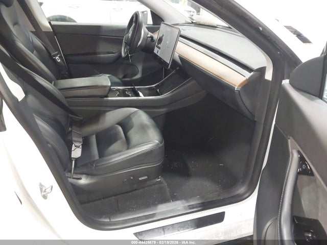 44425679 :رقم المزاد ، 5YJYGDEE3LF041710 vin ، 2020 Tesla Model Y Long Range Dual Motor All-wheel Drive مزاد بيع
