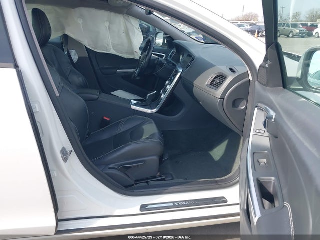 2018 VOLVO S60 YV140MTL0J2451170 Photo 4