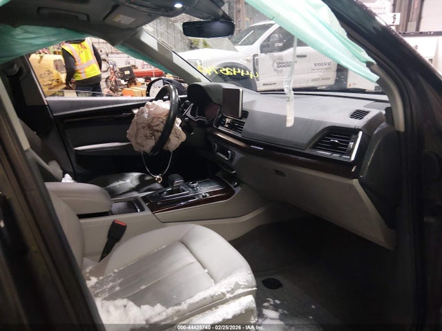 44425740 :رقم المزاد ، WA1BNAFY4K2104814 vin ، 2019 Audi Q5 45 Premium مزاد بيع