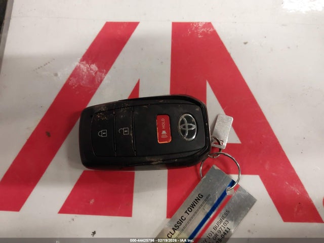 JTDACACU9S3049800 Toyota Prius Plug-in Hybrid Se