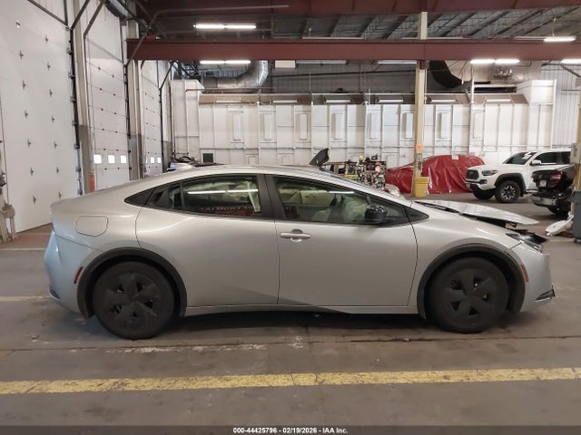 JTDACACU9S3049800 Toyota Prius Plug-in Hybrid Se