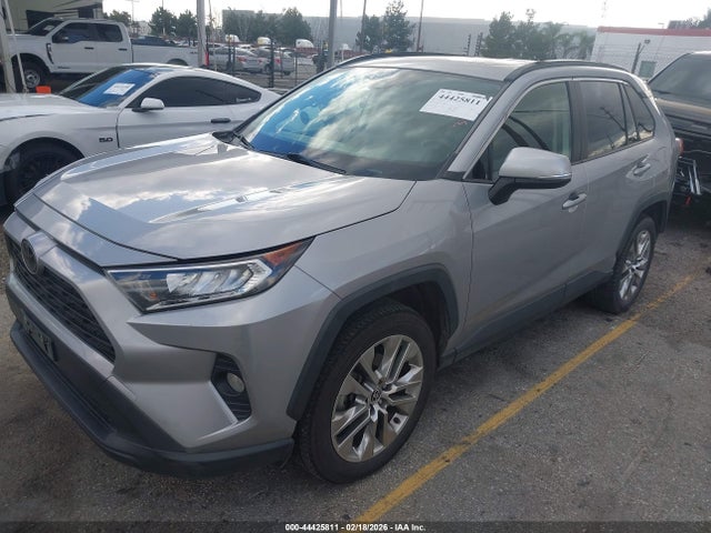 Toyota Rav4 Xle Premium 2020 JTMC1RFV6LD057446 Image 2