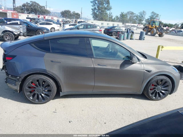 7SAYGDEF3NF390851 Tesla Model Y