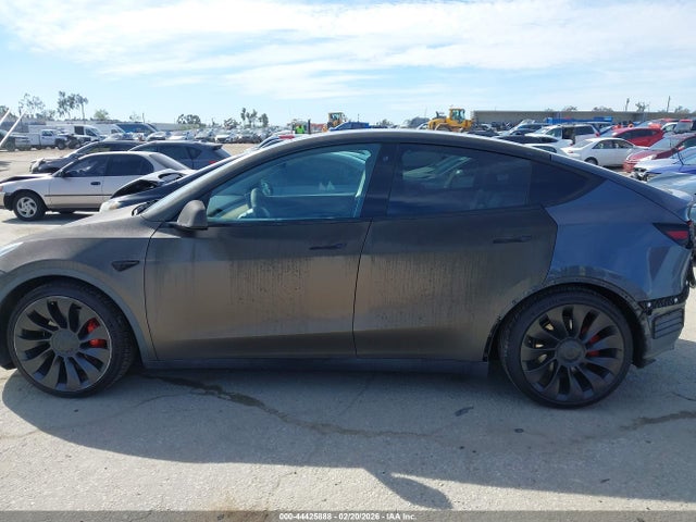 7SAYGDEF3NF390851 Tesla Model Y