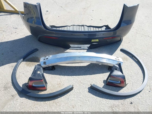 7SAYGDEF3NF390851 Tesla Model Y
