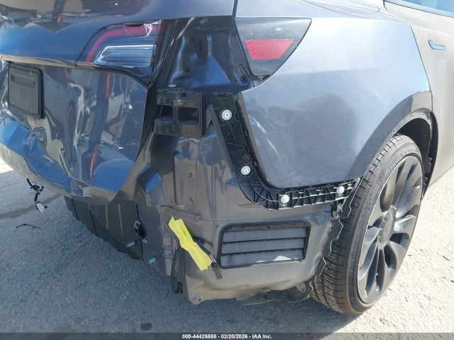 7SAYGDEF3NF390851 Tesla Model Y
