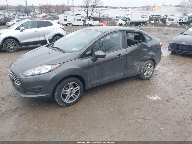 Ford FIESTA SE 2017 3FADP4BJ4HM153618 Image 2