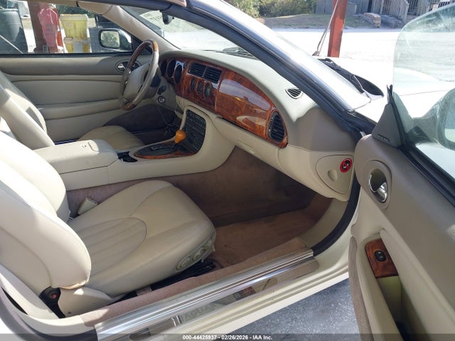 1999 JAGUAR XK8 SAJGX2045XC035636 Photo 4