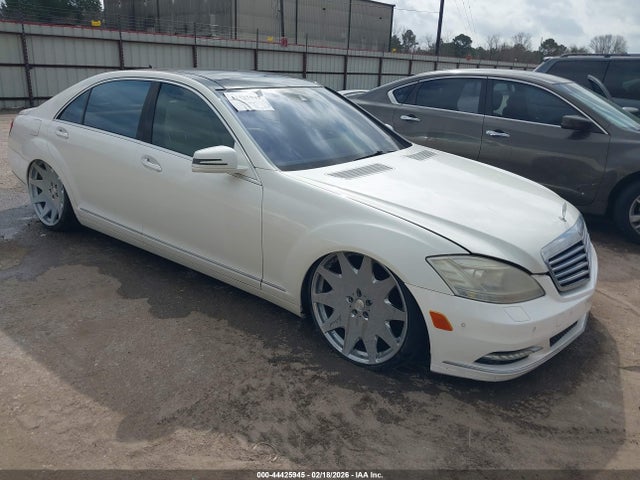 2011 MERCEDES-BENZ S 550 WDDNG8GB4BA399344