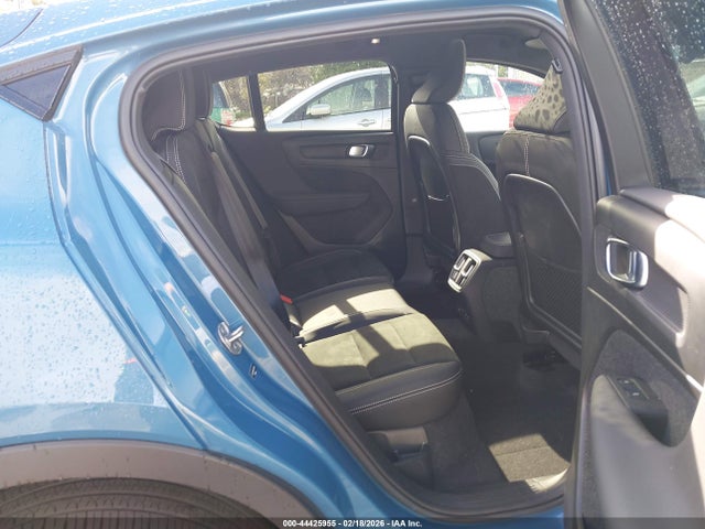2023 VOLVO C40 RECHARGE PURE ELECTRIC YV4ED3GM6P2039398 Photo 7