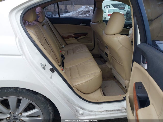 44426012 :رقم المزاد ، 1HGCP3F88BA003525 vin ، 2011 Honda Accord 3.5 Ex-l مزاد بيع