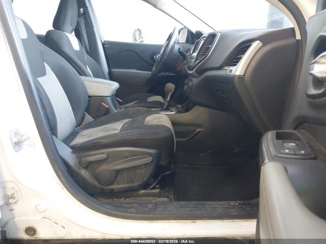 1C4PJMAB5EW310474 Jeep Cherokee Sport