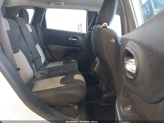 1C4PJMAB5EW310474 Jeep Cherokee Sport
