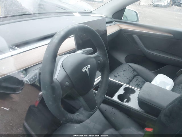 7SAYGAEE1PF608634 Tesla Model Y