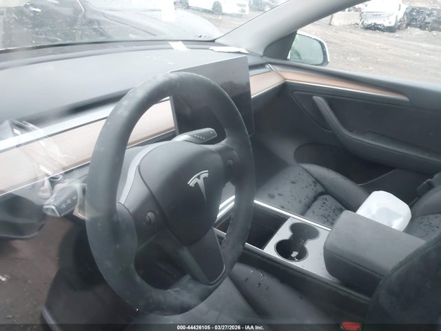 7SAYGAEE1PF608634 Tesla Model Y