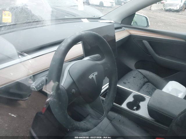 7SAYGAEE1PF608634 Tesla Model Y