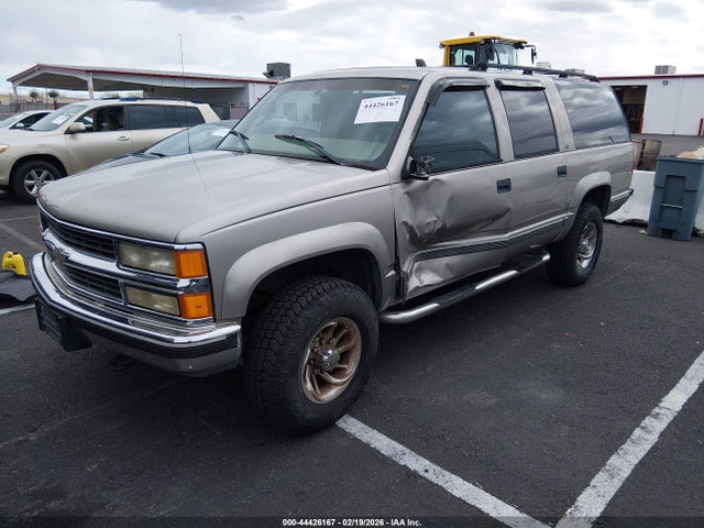 1999 Chevrolet Suburban 2500 მანქანა იყიდება აუქციონზე, vin: 3GNGK26JXXG108787, აუქციონის ნომერი: 44426167