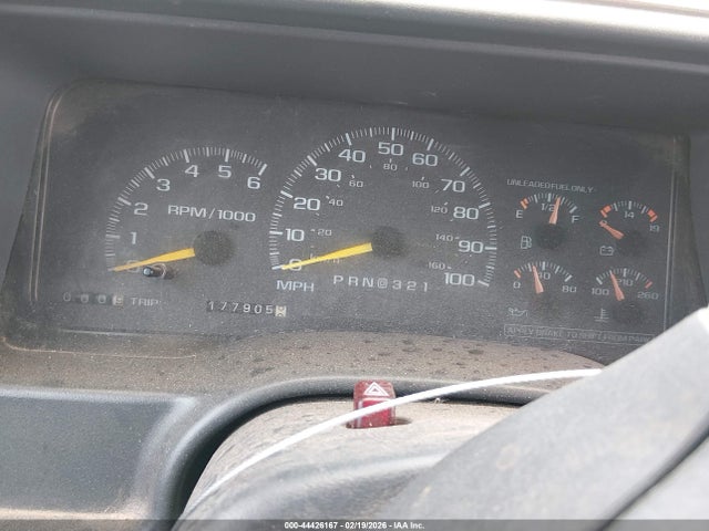 1999 Chevrolet Suburban 2500 მანქანა იყიდება აუქციონზე, vin: 3GNGK26JXXG108787, აუქციონის ნომერი: 44426167