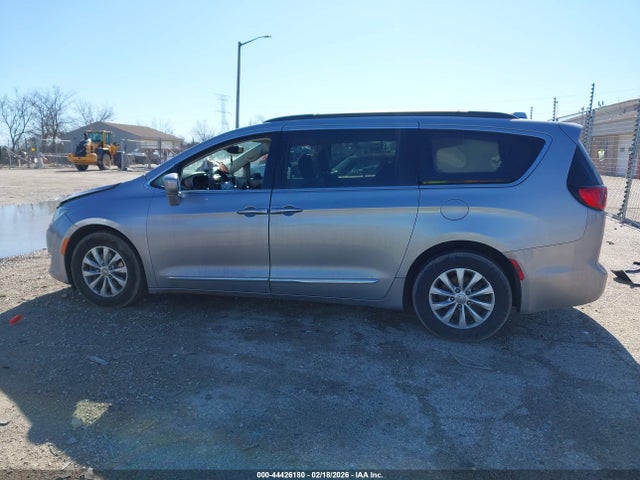 Aukcja sprzedaży 2017 Chrysler Pacifica Touring-l, vin: 2C4RC1BG4HR738996, numer aukcji: 44426180