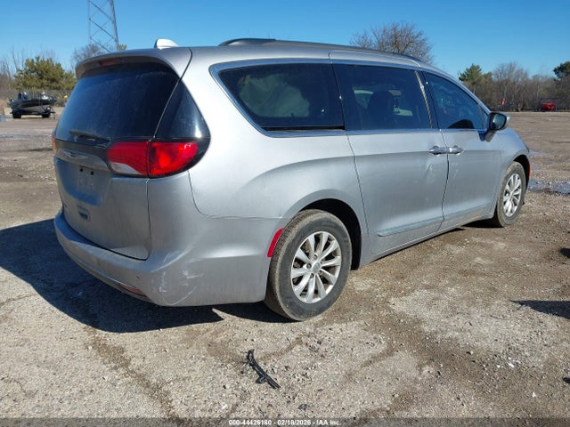 Aukcja sprzedaży 2017 Chrysler Pacifica Touring-l, vin: 2C4RC1BG4HR738996, numer aukcji: 44426180