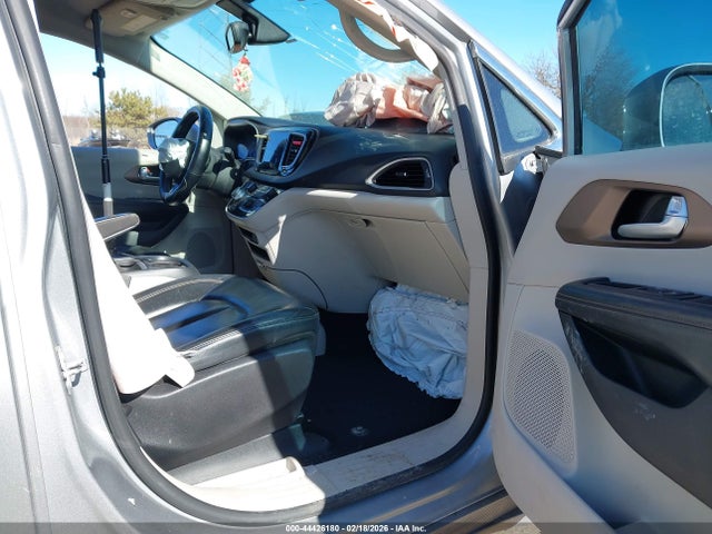 Aukcja sprzedaży 2017 Chrysler Pacifica Touring-l, vin: 2C4RC1BG4HR738996, numer aukcji: 44426180