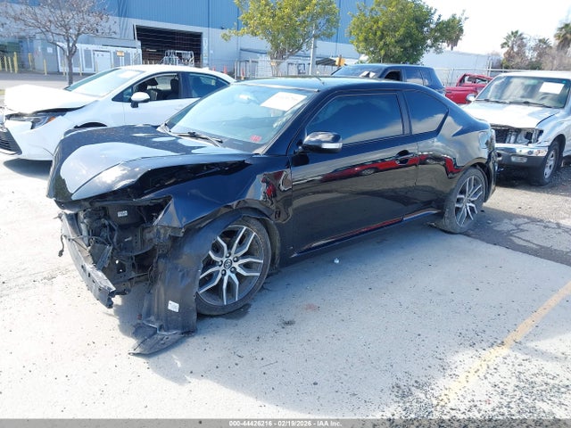 JTKJF5C78GJ015626 Scion TC
