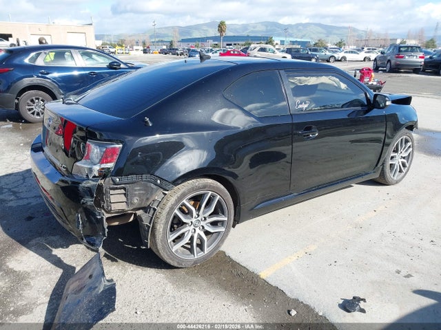 JTKJF5C78GJ015626 Scion TC